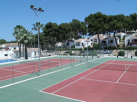 Pistas de Tenis en Jávea - Pista de Frontón en Jávea